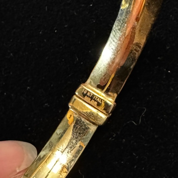 MILOR 10k yellow gold pyramid bangle bracelet - Picture 4 of 14